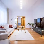 Apartmán Your Center Stylish & Spacious *