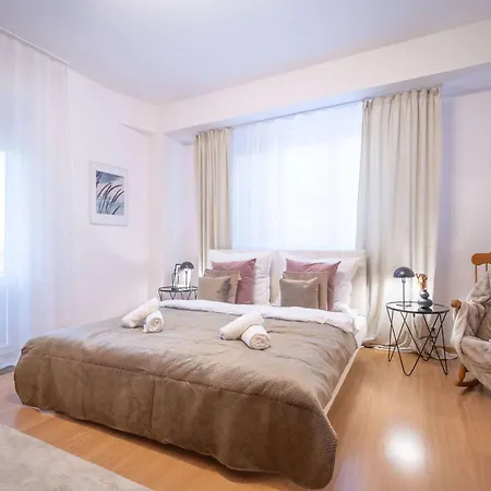 Your Center Stylish & Spacious Апартаменты Кошице