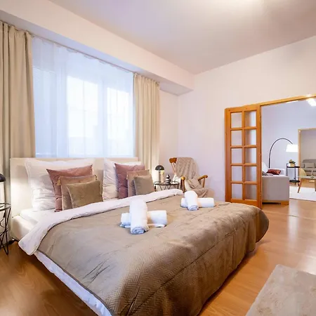 Διαμέρισμα Your Center Stylish & Spacious