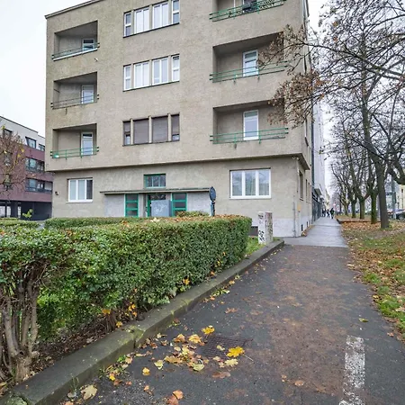 Apartman Your Center Stylish & Spacious *