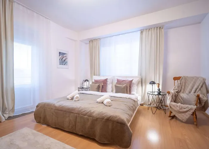 Your Center Stylish & Spacious Апартаменты Кошице